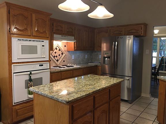 4th image of 920 Mason Ln