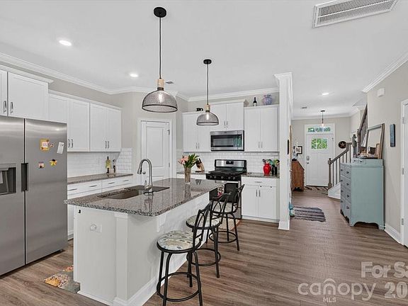 5th image of 629 Cypress Glen Ln