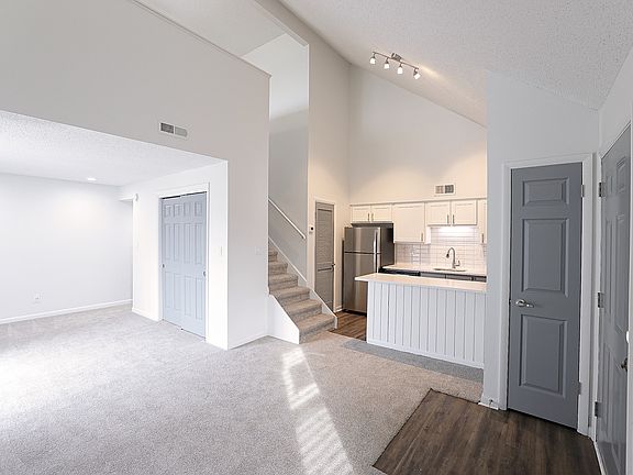 3rd image of 4020 Independence Dr #708