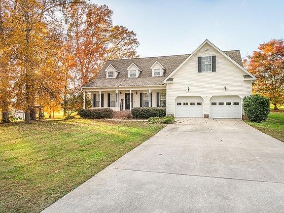 2nd image of 229 Candice Dr NE
