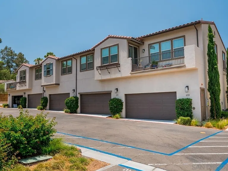 8753 Boulder Ln — Photo 20