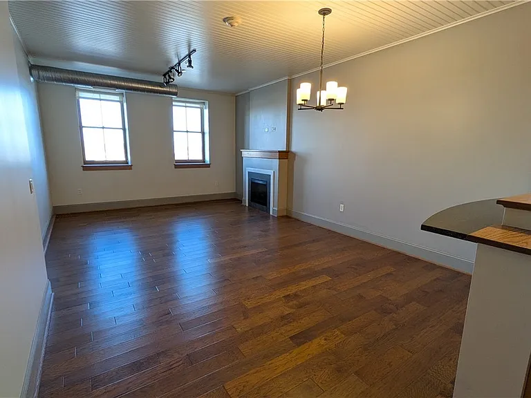 149 Swan St #404 — Photo 10