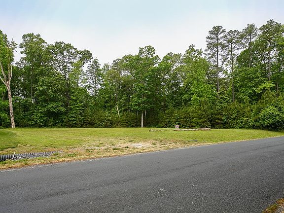 2nd image of 2362 Mayflower Dr