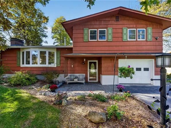 109 Gulino Ave, Camillus, NY 13031