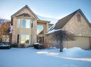 54783 Amber Dr, Macomb, MI
