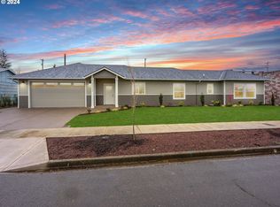 2112 Rainier Rd, Woodburn, OR 97071