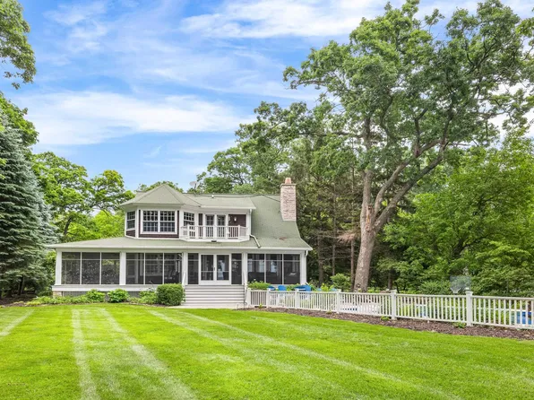 549 Illinois Ave, Green Lake, WI 54941