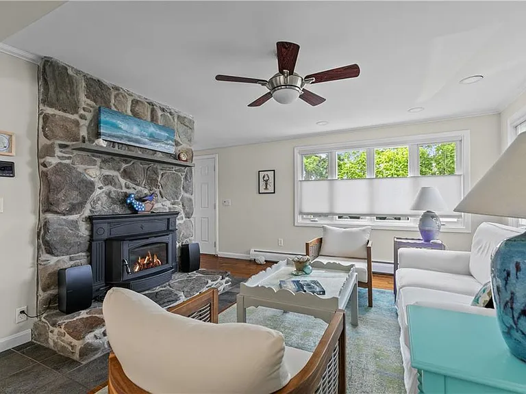 59 Berkley Ave — Photo 3