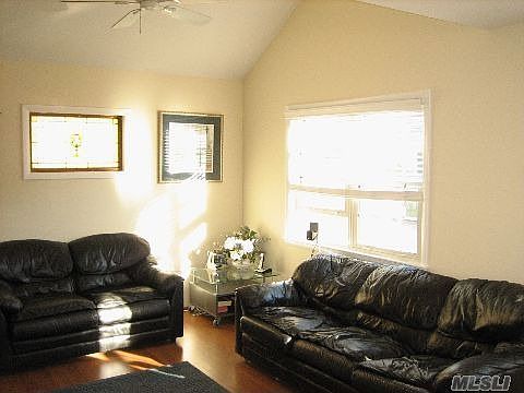 3rd image of 14 Bedford Ct