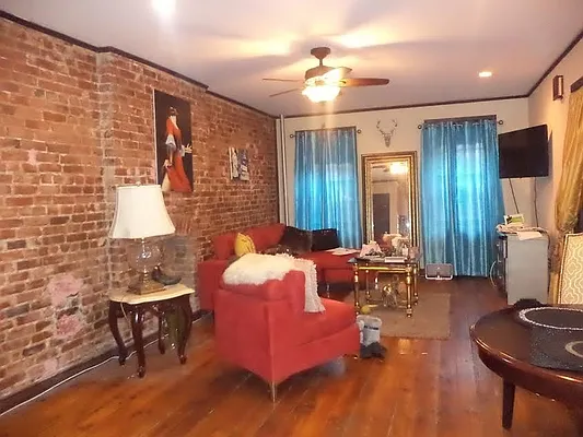 Rented by L.Nelson & Associates | media 4