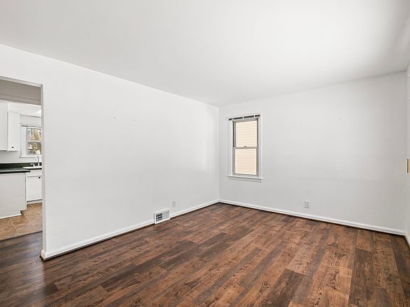 5th image of 4228 Tonawanda Ave