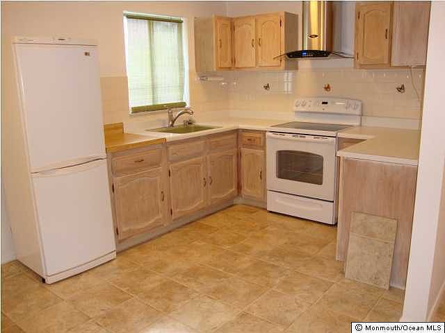 1st image of 35 Yorktowne Parkway #B