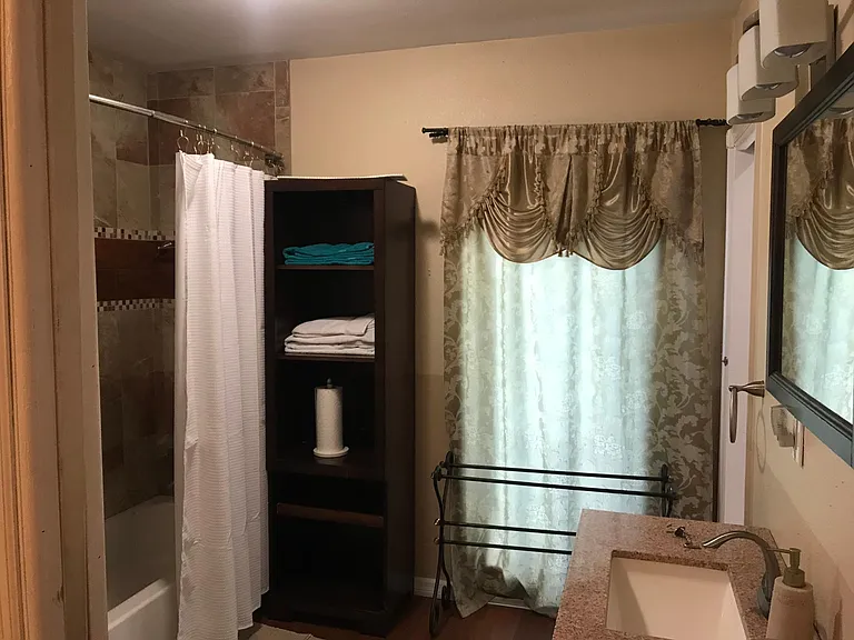 7107 N 53rd St #B — Photo 11