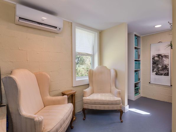 939 Henry Ave APT D