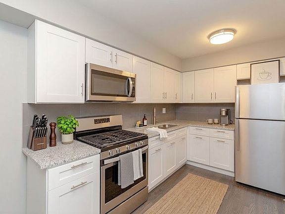 4th image of 1405 North Ave APT 408