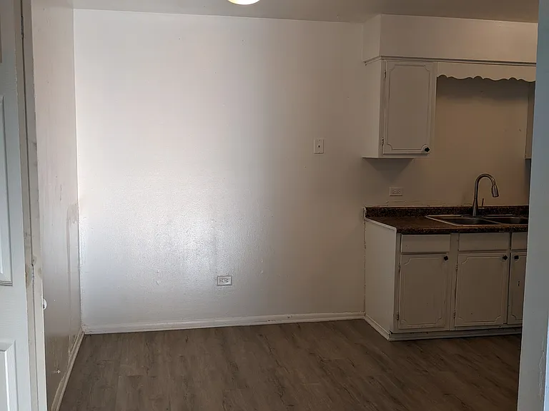 521 S Green Oaks Ct #7 — Photo 5