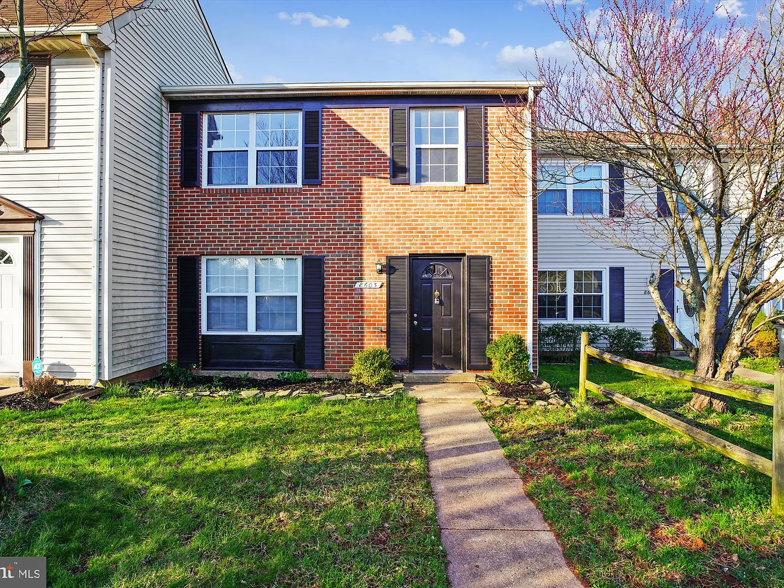 3 bed, 2.5 bath, 1232 sqft, $2,450 — Photo 1