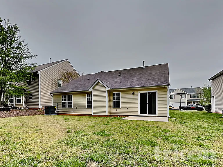 6235 Leslie Dr — Photo 17