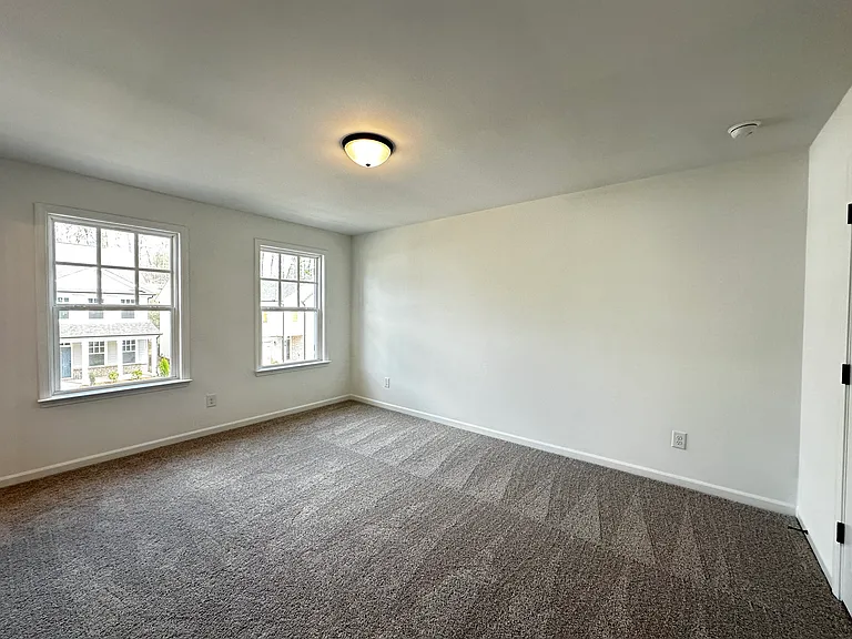 54 Mayfair St — Photo 35