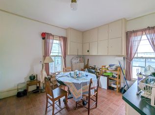 8 Hurlbut St APT 2, Cambridge, MA 02138