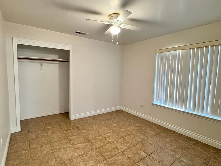 4012 Island Mist Ct — Photo 2