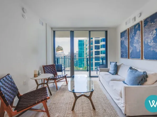 121 NE 34th St, Miami, FL