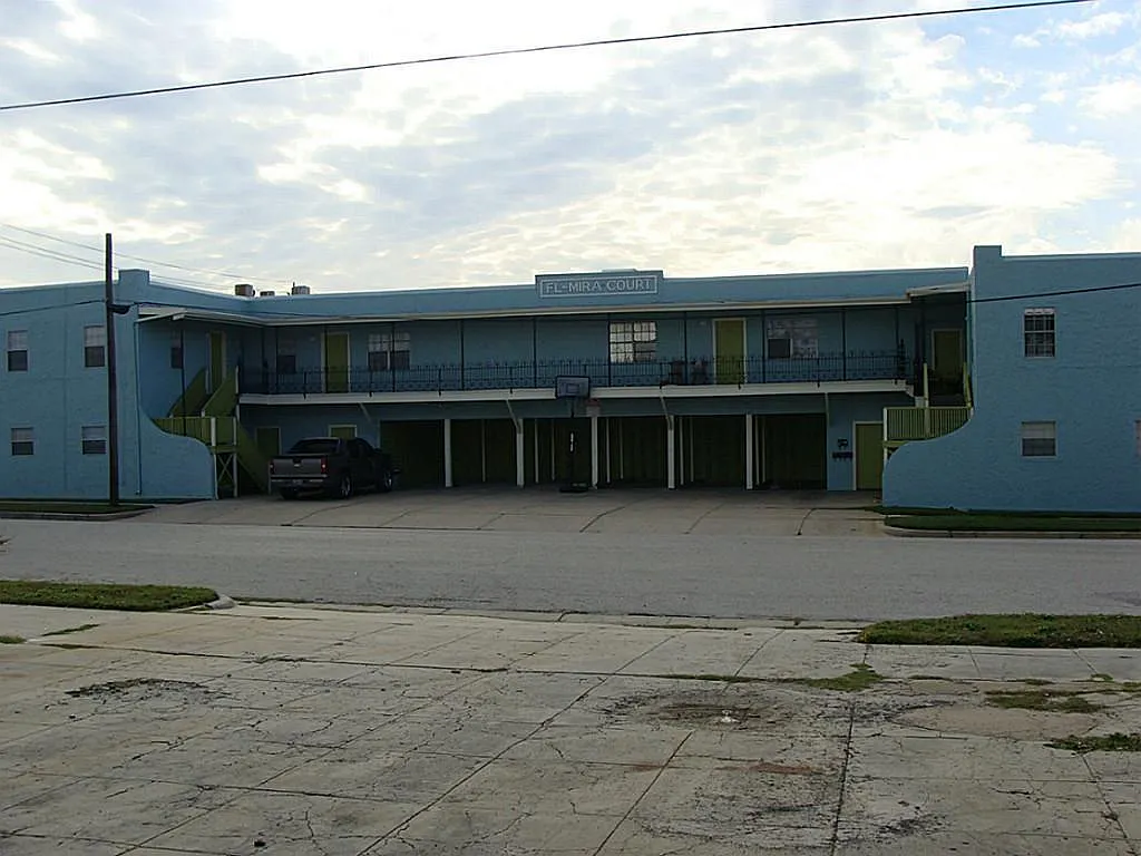 1 bed, 1.0 bath, 800 sqft, $1,200 — Photo 1