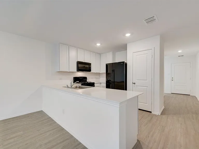 11707 Arkoma Way — Photo 2