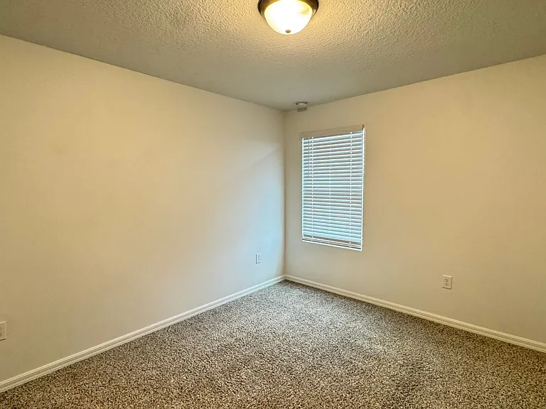 2401 White Tail St — Photo 25