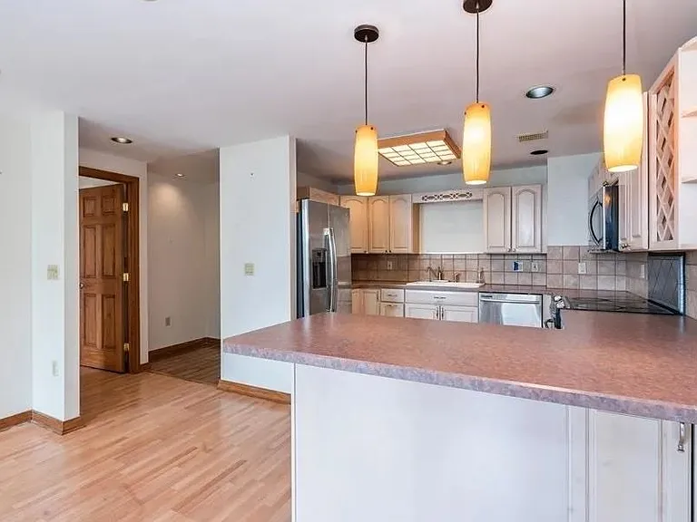 1 Greene St #307 — Photo 3