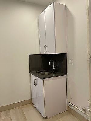 4th image of 9 Stanton St #4DF