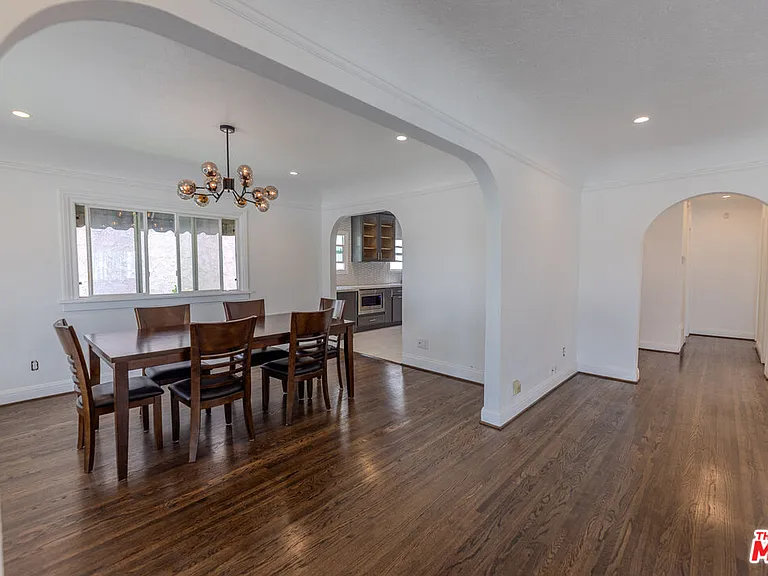 1067 S Sycamore Ave — Photo 7