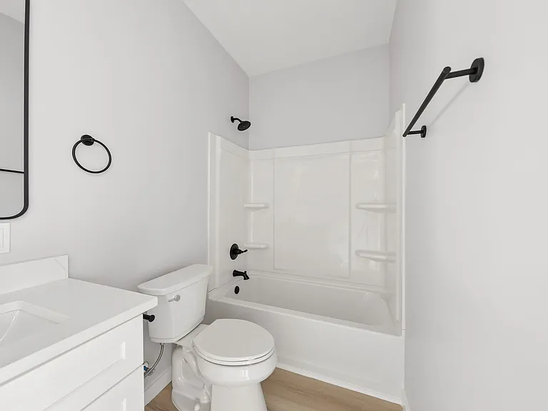517 E 8th St #1 — Photo 21