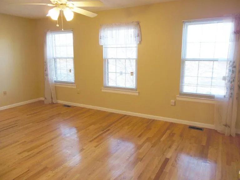 389 Penns Way — Photo 10