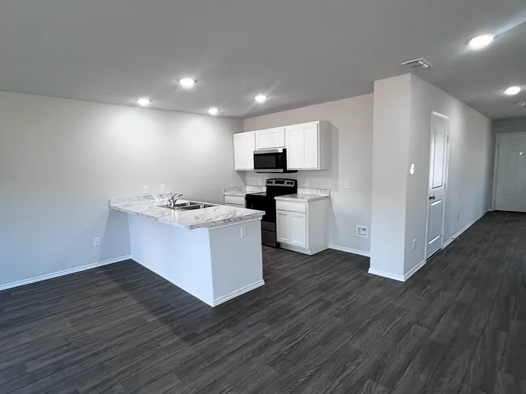 149 Polasek Dr — Photo 11
