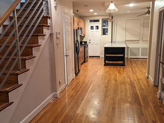 5th image of 1328 Holbrook St NE