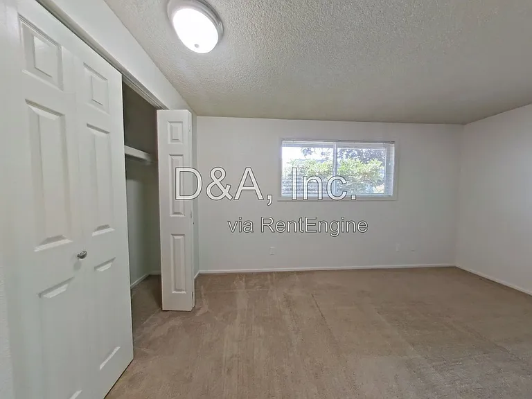444 Ermine St SE — Photo 6
