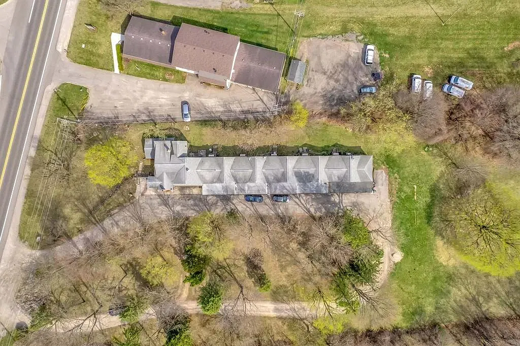 57951 Grand River Avenue - 3 — Photo 4