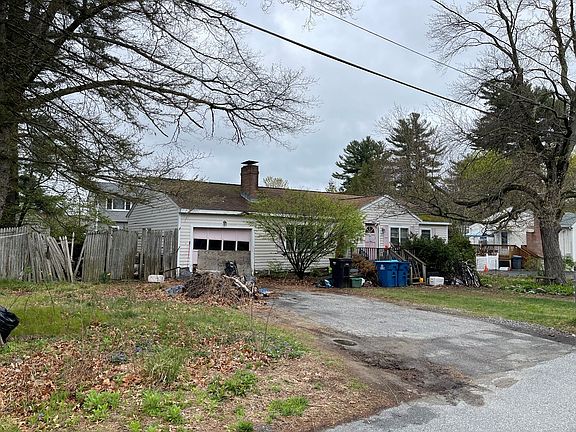 3rd image of 30 White Pine Dr