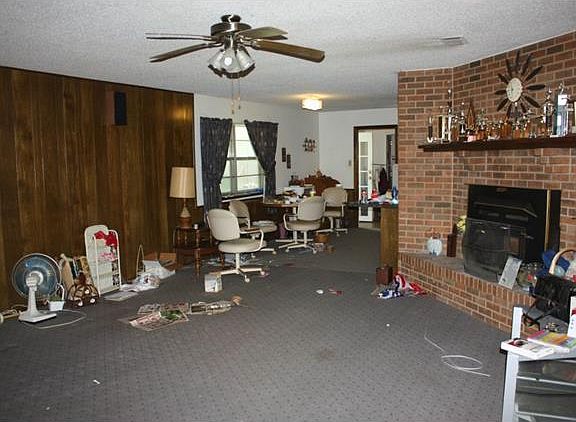 5th image of 903 W University Dr