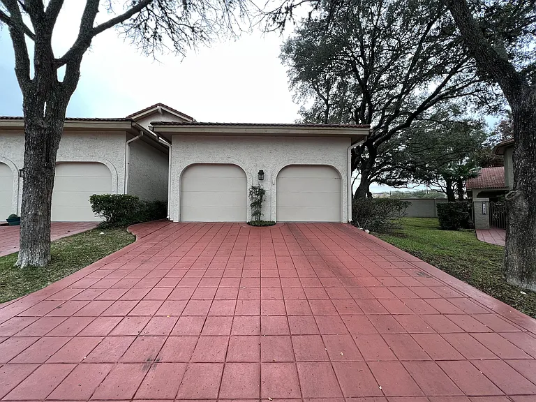 19215 Tanoan — Photo 5