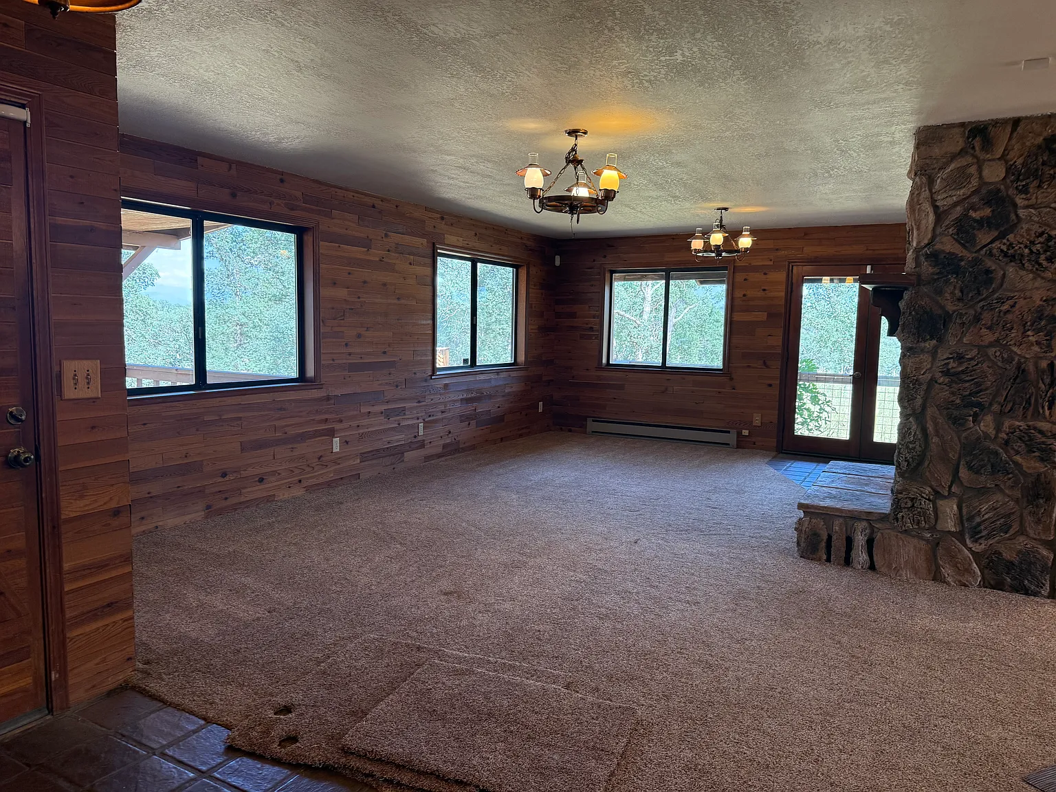 4 bed, 1920 sqft, $2,300 — Photo 1