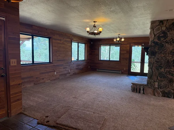 15825 Penner Dr, Red Bluff, CA 96080