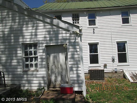 Exterior (Rear)