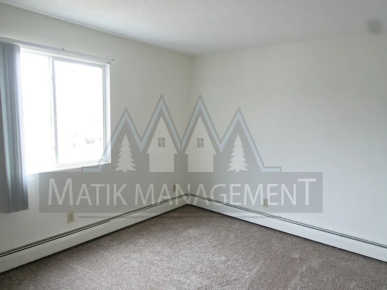 302 6th St SW #201 — Photo 7