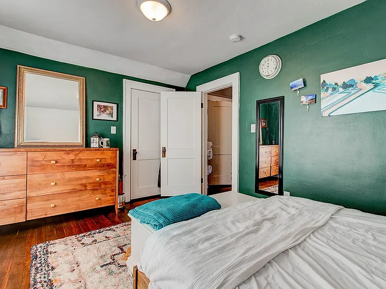 330 Bernard Ave — Photo 5