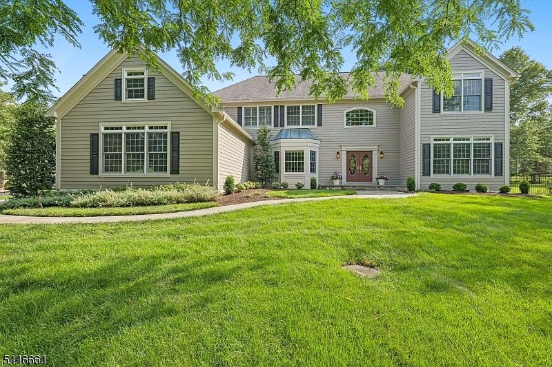 1st image of 4 Hawkes Ct