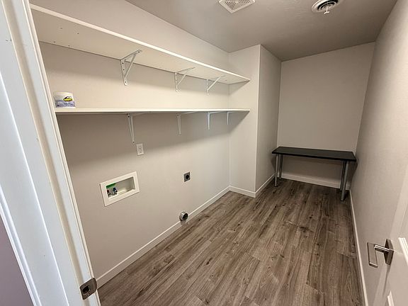 3rd image of 475 N Evelyn Way