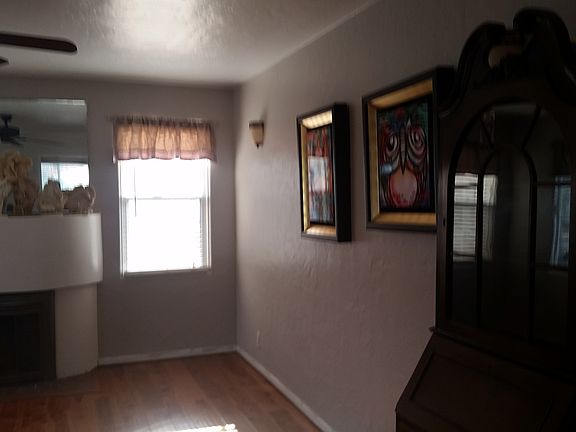 4th image of 21039 Montgomery Ave