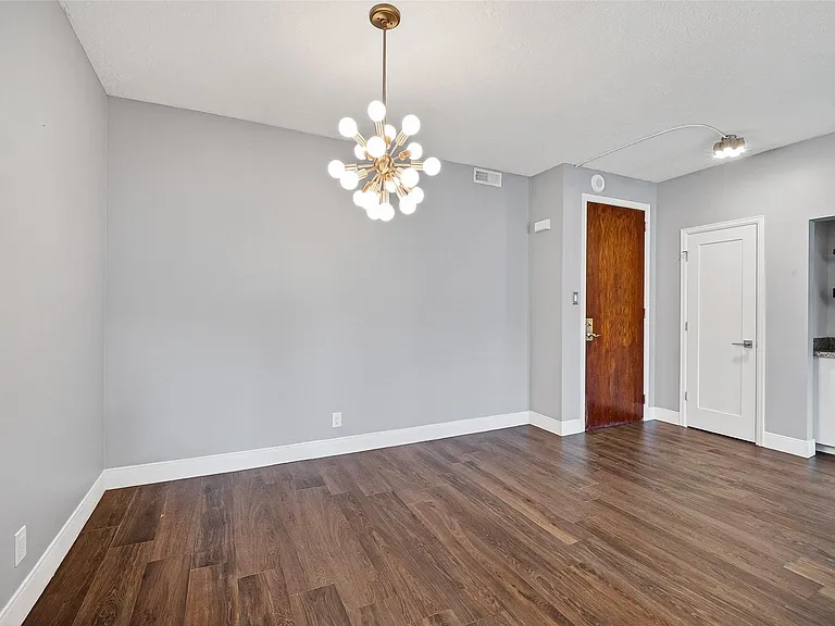 5150 Hidalgo St #402 — Photo 22